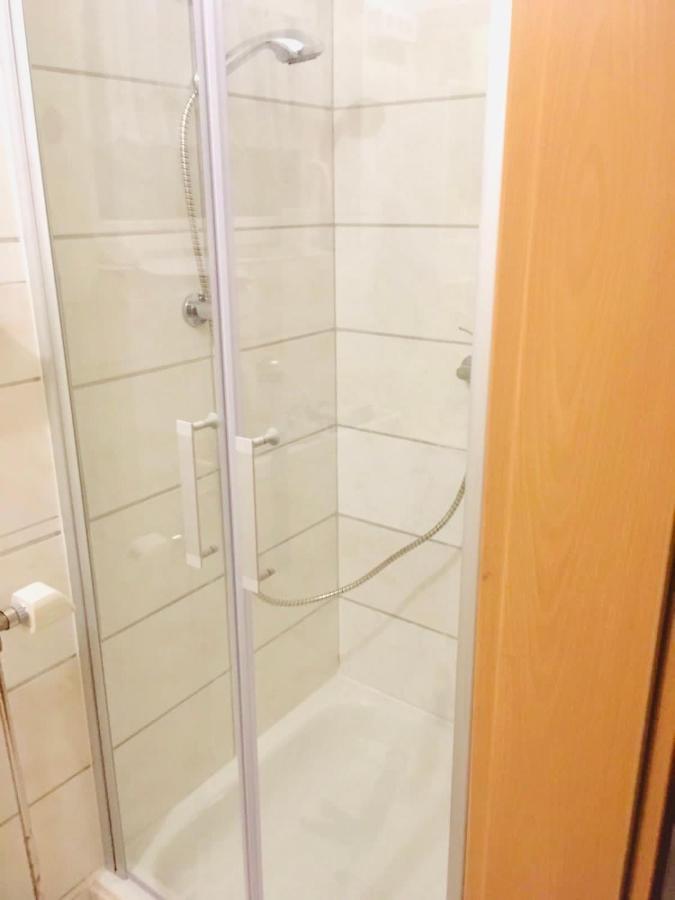 No2 Top Apartment4You - 3 Zimmer, 1-6 Pers, Saarbruecken - Jaegersfreude ザールブリュッケン エクステリア 写真
